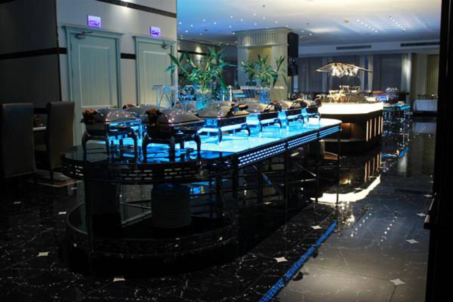 Al Ahsa Grand Serviced Apartment Al-Hofuf Dış mekan fotoğraf The bar at the lobby