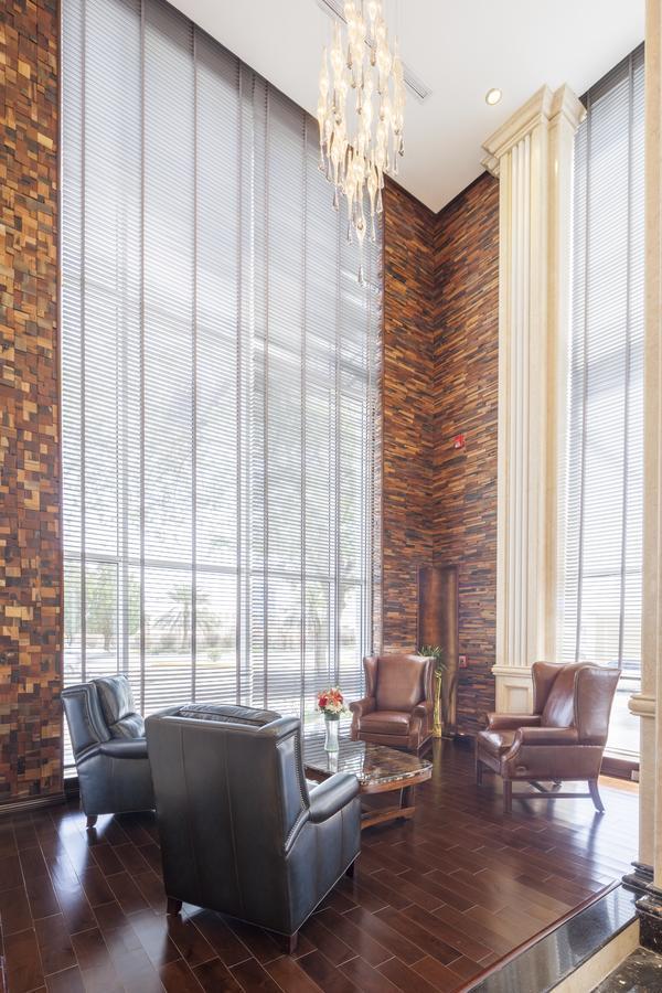 Al Ahsa Grand Serviced Apartment Al-Hofuf Dış mekan fotoğraf Venetian blinds