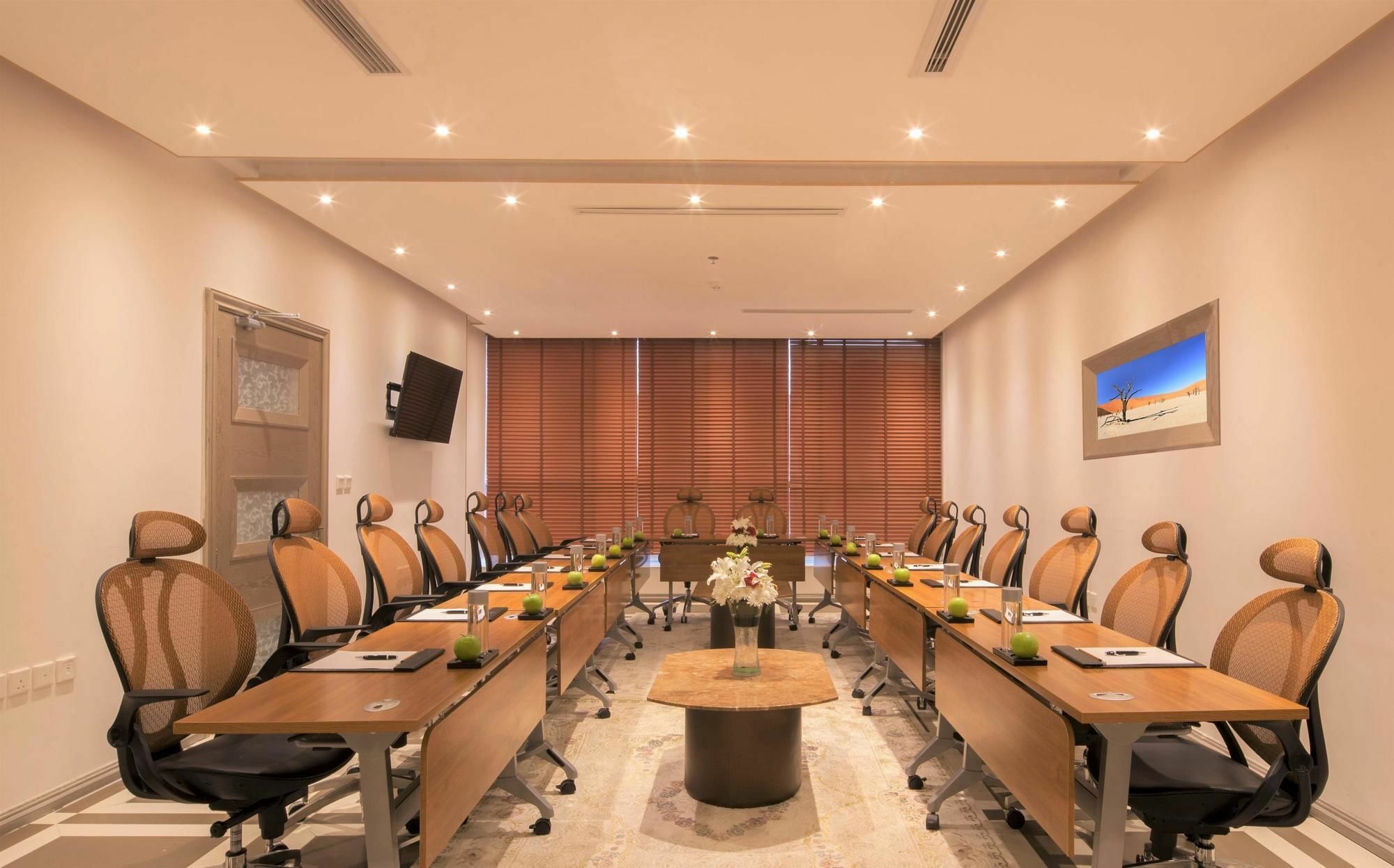 Al Ahsa Grand Serviced Apartment Al-Hofuf Dış mekan fotoğraf Meeting room