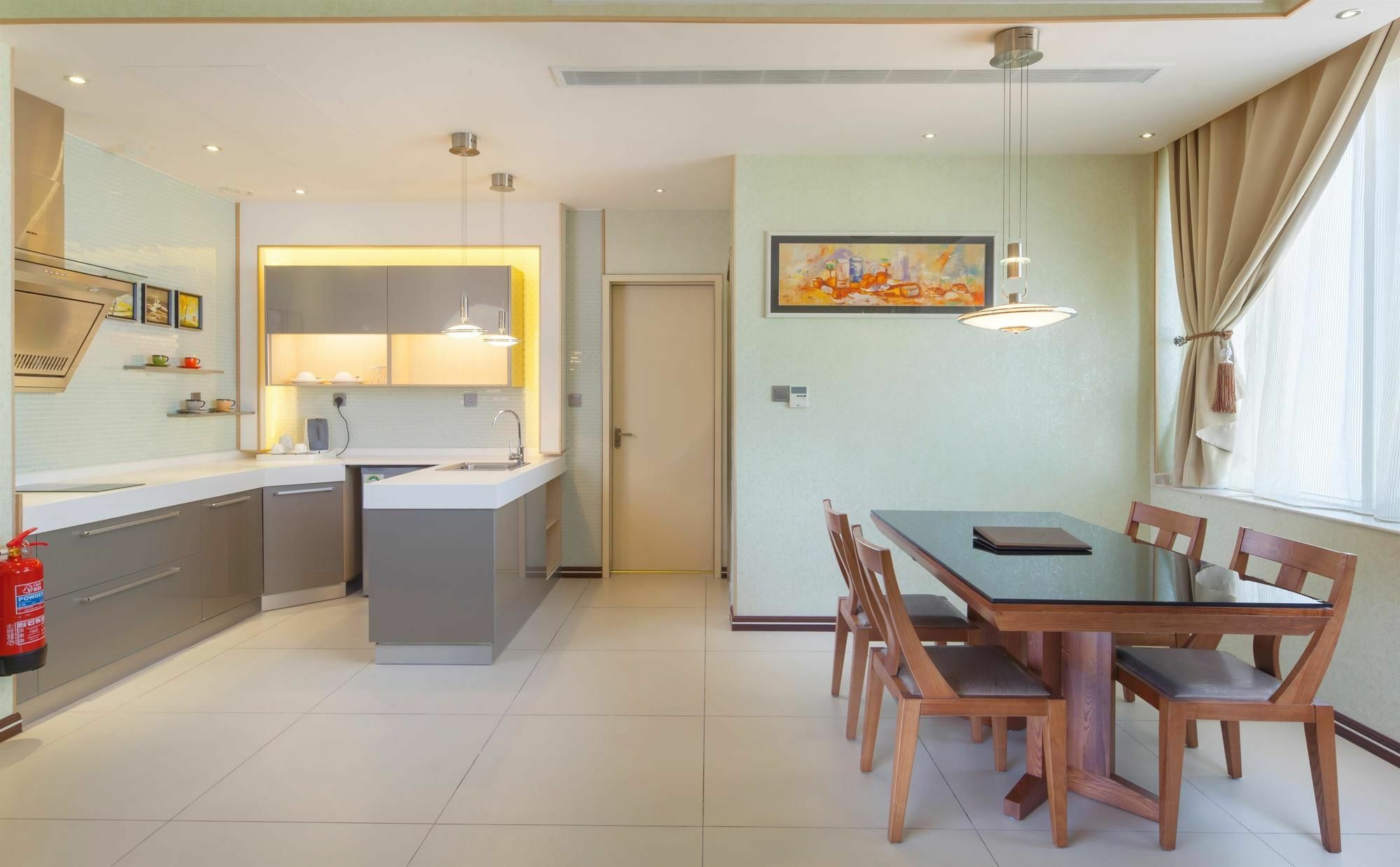 Al Ahsa Grand Serviced Apartment Al-Hofuf Dış mekan fotoğraf A modern kitchen